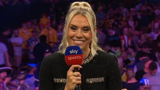 Emma Paton wows fans in ‘absolutely delightful’ outfit as she hosts Premier League Darts final on Sky Sports