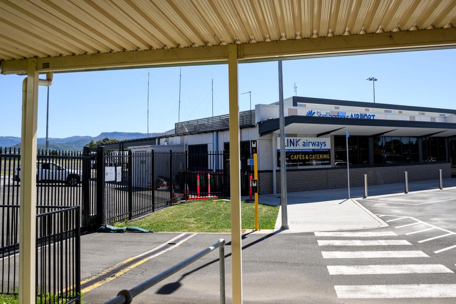 At least 3 people dead in fatal plane crash in Shellharbour, Australia