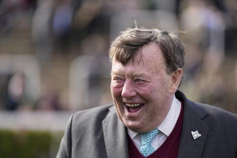 Nicky Henderson stuns ‘disastrous’ Il Est Francais with £33,000 midweek smash-and-grab 
