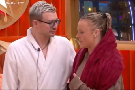Watch the moment Celebrity Big Brother’s JoJo Siwa says she’s no longer a lesbian as she clarifies her sexuality