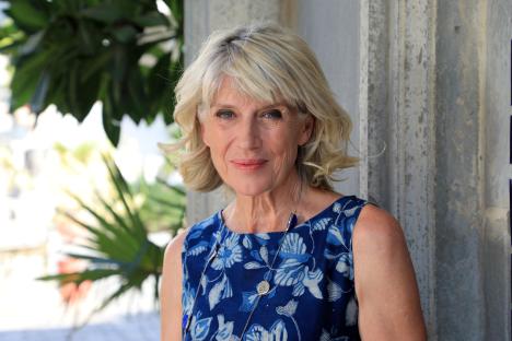 TV star Selina Scott brutally attacked and robbed by gang of eight in lawless London as she slams police