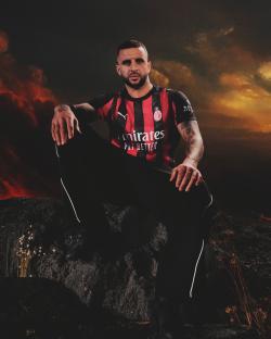 AC Milan player in 2025/26 kit.