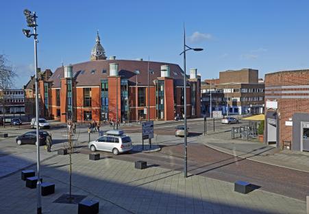 ‘Deserted’ English town plagued by string of shop closures to be transformed into ‘vibrant shopping hub’ in £100m boost