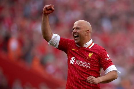epa12059197 Liverpool manager Arne Slot celebrates in front of fans after the English Premier League soccer match between Liverpool FC and Tottenham Hotspur, in Liverpool, Britain, 27 April 2025. Liverpool won 5-1 to win their 20th English league title. EPA/ADAM VAUGHAN EDITORIAL USE ONLY. No use with unauthorized audio, video, data, fixture lists, club/league logos, 'live' services or NFTs. Online in-match use limited to 120 images, no video emulation. No use in betting, games or single club/league/player publications.