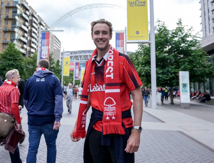 Stuart Broad at Wembley wearing a Nottingham Forest scarf.