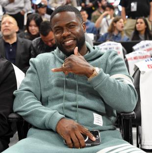 Kevin Hart at a basketball game.