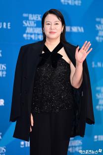 Stars Grace The Red Carpet At 61st Baeksang Arts Awards 22