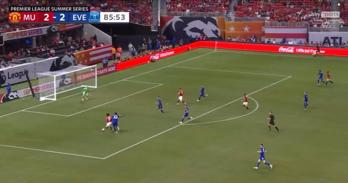 Screenshot of a soccer game, score 2-2.