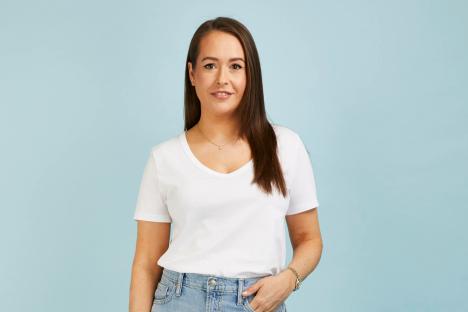 ‘The comfiest jeans I’ve ever worn’ raves fashion editor who tries denim from 90s come back brand Gap