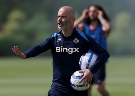Enzo Maresca, Chelsea manager, at training.