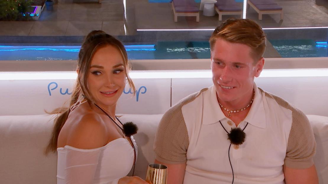 Jessie and Will look surprised on Love Island.