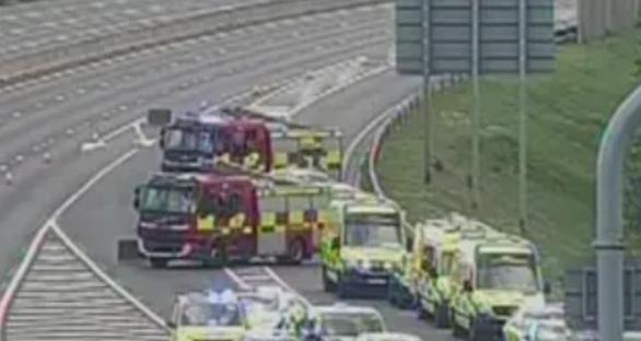 Major motorway CLOSED in both directions after ‘serious’ crash with multiple air ambulances landing