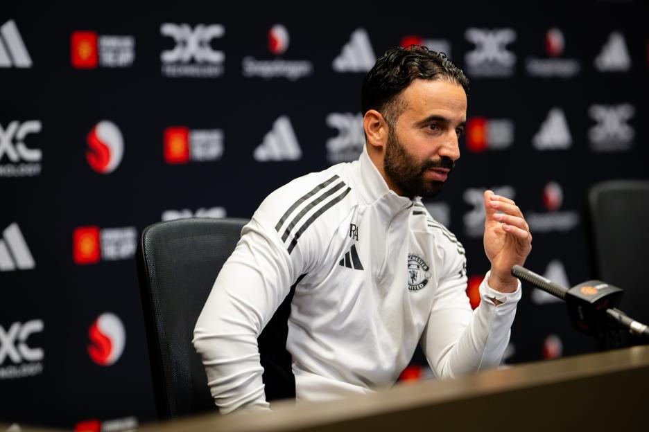 Head Coach Ruben Amorim speaking at a press conference.