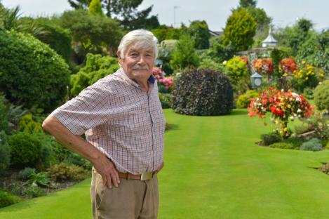 Britain’s best lawn champ reveals exact time of day to cut your grass – and the mistakes you’re making in the garden