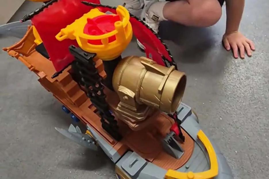 I took my son to a tip shop & he had the best day out – we got a £60 Imaginext pirate ship & 5 big bags of toys for £20