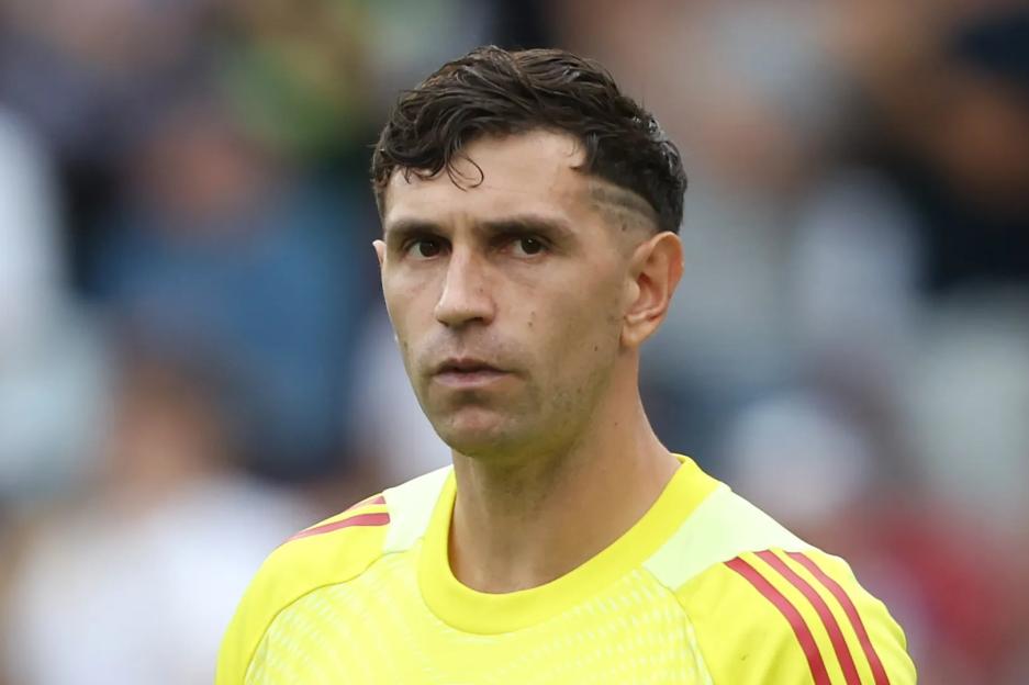 Man Utd open fresh talks over Aston Villa’s Emi Martinez as they prepare bids for TWO keepers ahead of deadline day