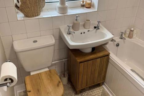 I transformed my loo using Dunelm bargains & a £16 buy – the flooring scared me at first but now I love it