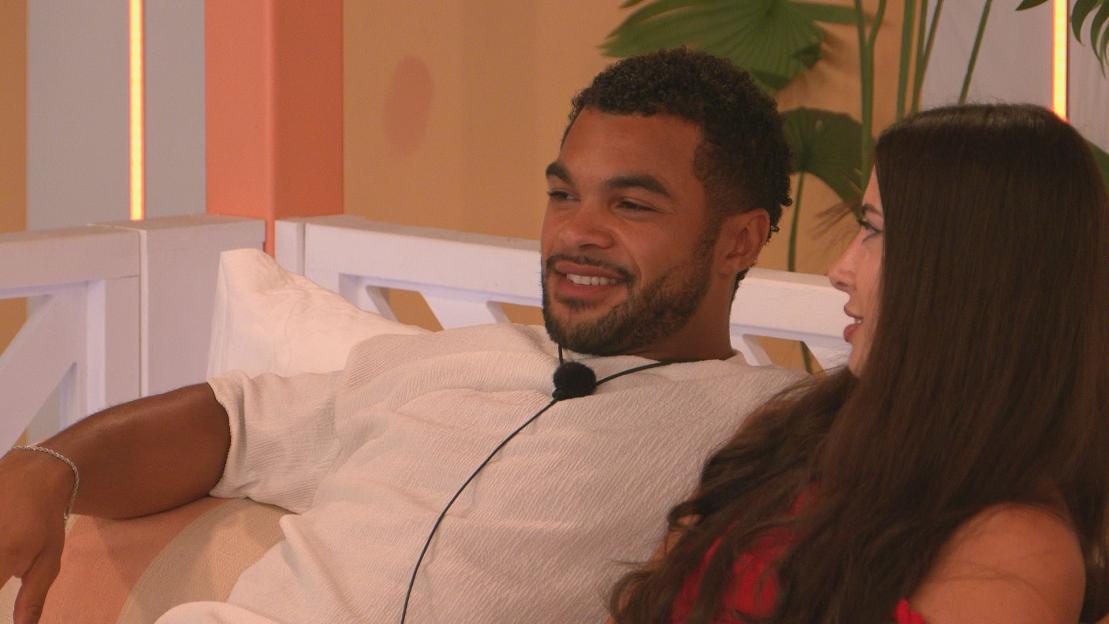 Jamie Allen and Yasmin from Love Island.