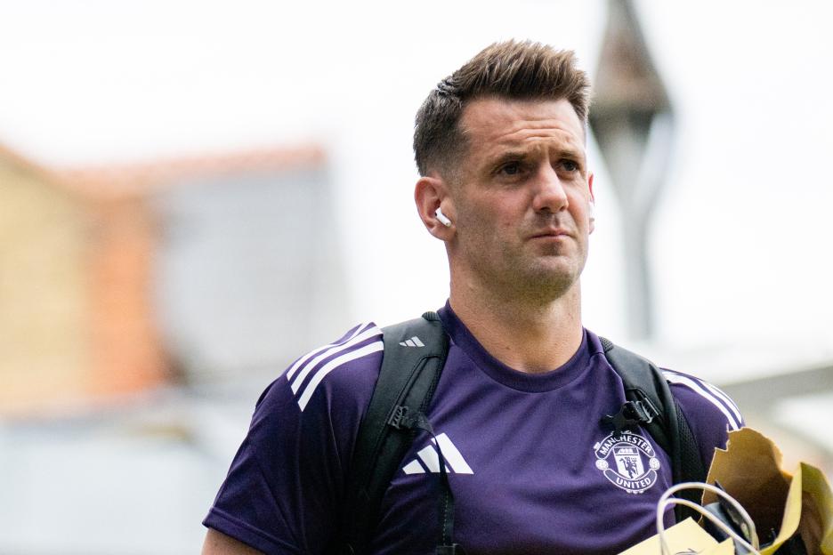 Tom Heaton of Manchester United arriving at Craven Cottage.