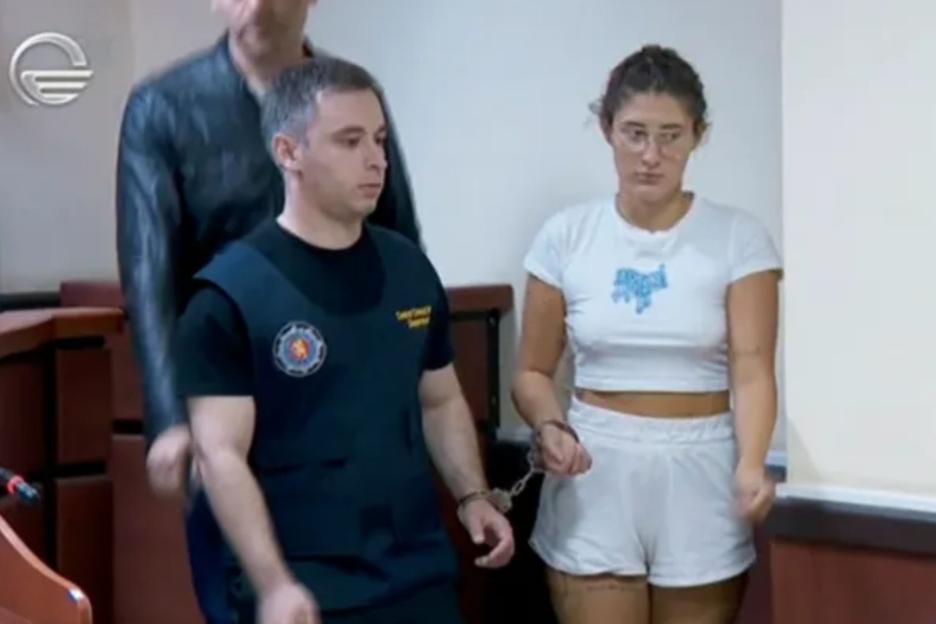 19-Year-Old Brit Drug Mule Bella Culley to Give Birth in Ex-Soviet Prison After Choosing Jail Time Over Fine