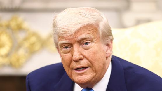 Bizarre moment Trump plays ‘kill the Boer’ video in front of President Ramaphosa as he doubles down on genocide claims