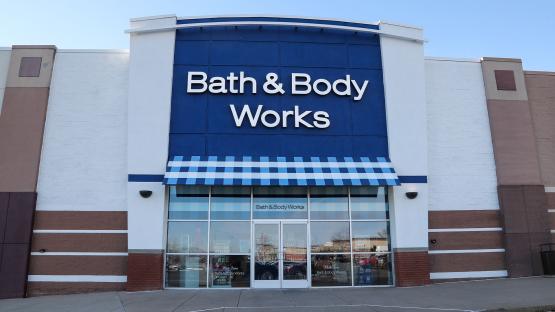 Bath & Body Works storefront.