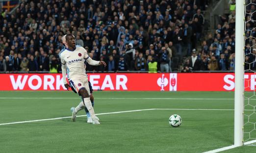 Nicolas Jackson scoring a goal for Chelsea.