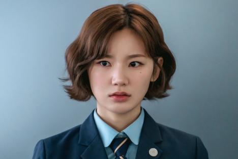 Lee Eun Saem Becomes The First Underprivileged Student To Join Diamond 6 In “BITCH X RICH 2”