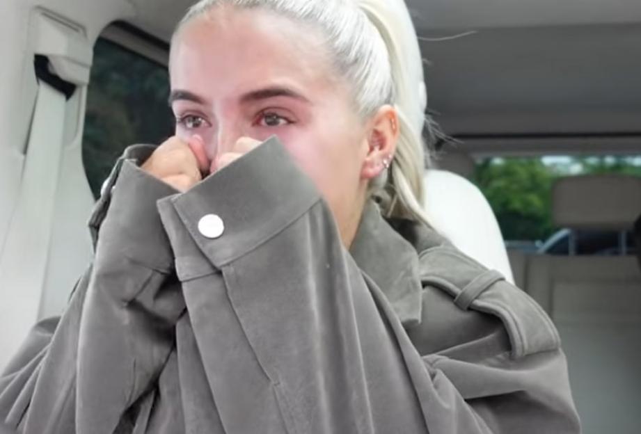 Molly-Mae Hague crying in a car.