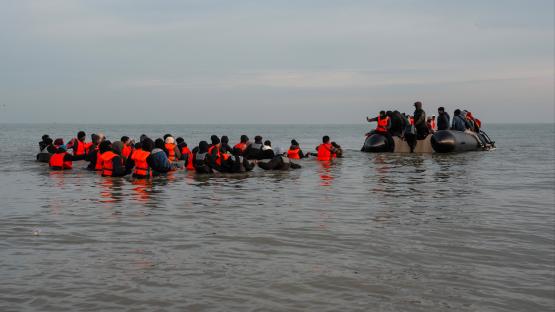 Starmer ‘loses control’ as over 1,000 migrants cross Channel in biggest daily total of 2025 – as French cops watch on