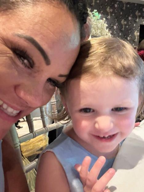 Stacey Sprason smiling next to her daughter Teraysa.