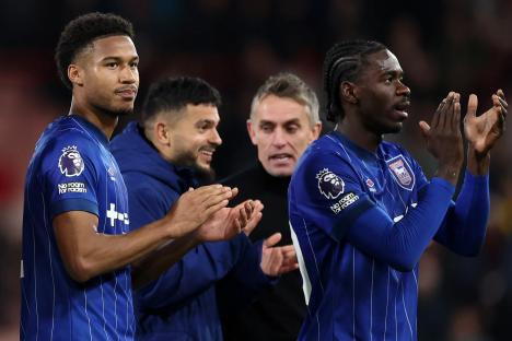 ‘Grateful I still have my thumb’ – Ex-Man Utd hero and Ipswich star gives update on freak injury before Chelsea clash