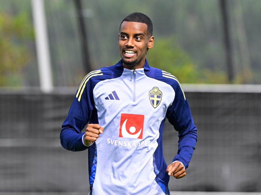 Alexander Isak in Swedish national team training gear.