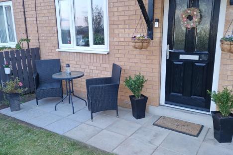 Woman shows how she turned drab patio into slice of heaven that’s the perfect spot for a cuppa – & it all cost under £50