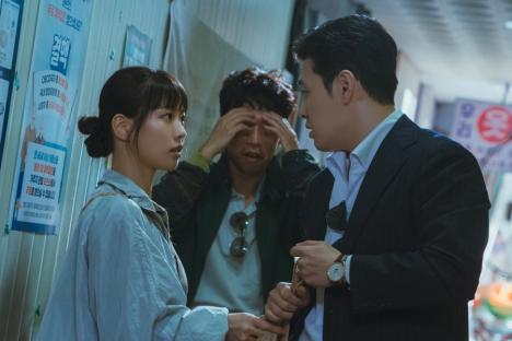 Go Min Si And Kang Ha Neul Clash Over A Secret Ingredient Deal In “Tastefully Yours”