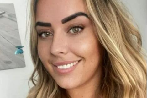 Woman, 32, with ‘heart of gold’ stabbed to death inside flat as family pay heartbreaking tribute