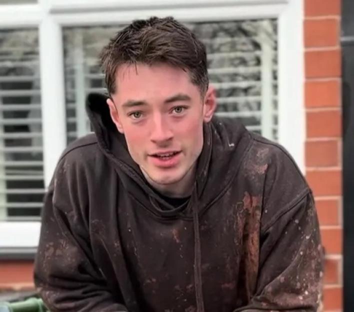 I make £10k a MONTH doing job that everyone hates – it takes seconds & I’ve even worked for Premier League footballers