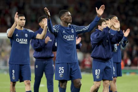 PSG players celebrating a victory.