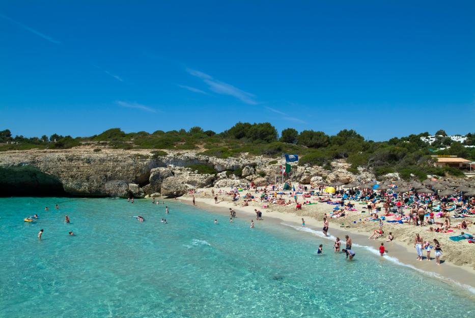 Full list of holiday destinations you can still fly to for under £15 this month