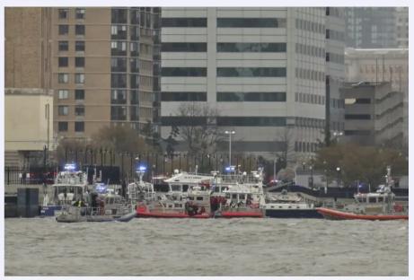 One dead as helicopter crashes in New York’s Hudson River