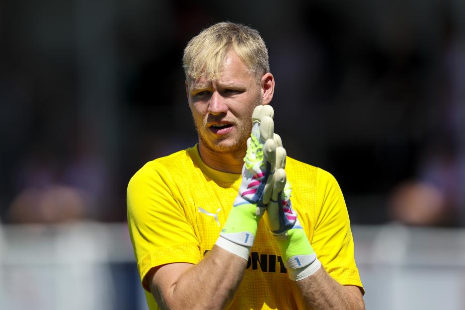 Aaron Ramsdale of Southampton warming up during a pre-season friendly match.