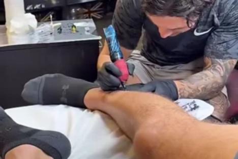 Love Island star gets tattoo tribute to villa girlfriend removed five months after bitter split