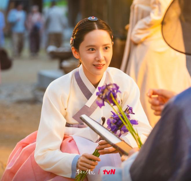 Lim Yoona And Lee Chae Min Go On A Secret Date Outside The Palace In “Bon Appétit, Your Majesty”