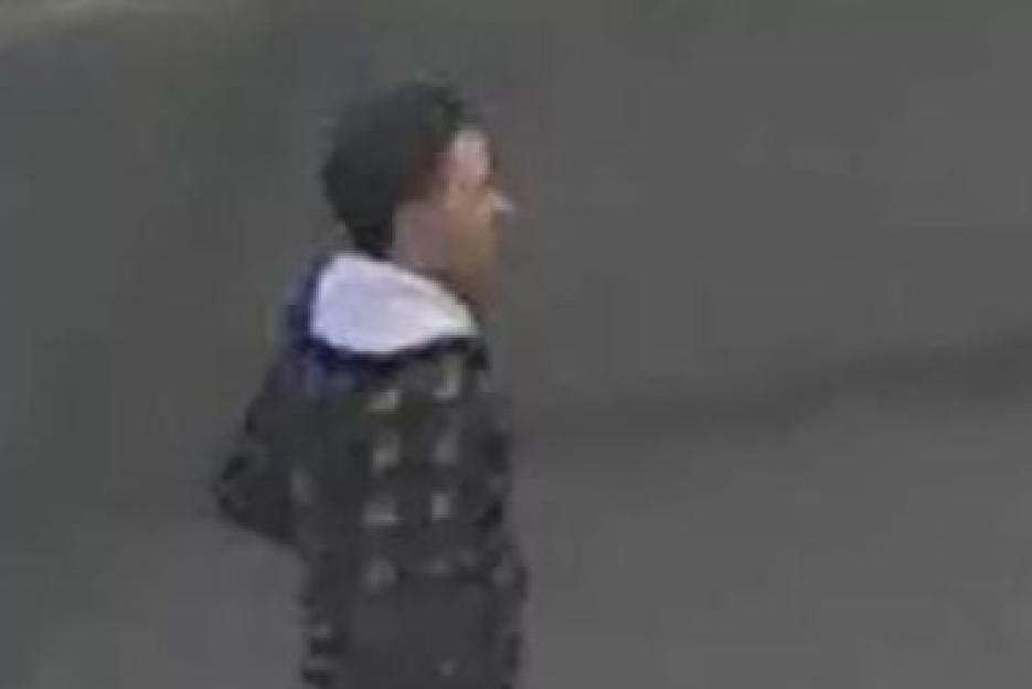 Young girl ‘approached’ in city centre as cops release CCTV in hunt for man