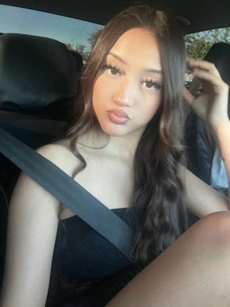 Photo of a 17-year-old girl.