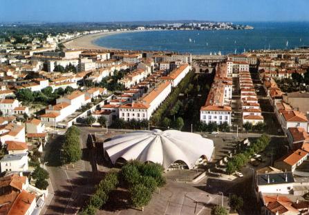 Aerial view of Royan, France, showing the covered market and coastline.