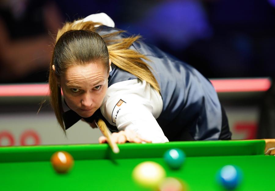 Reanne Evans lines up a shot during her first round snooker match.