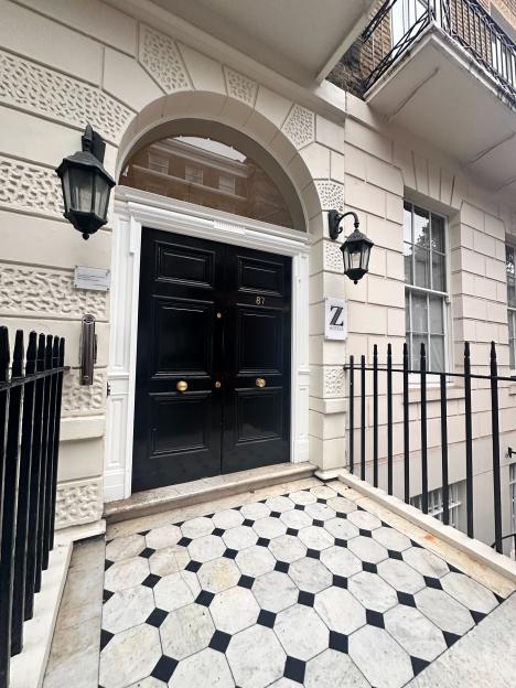 The entrance to the Z Hotels at 87 Piccadilly.