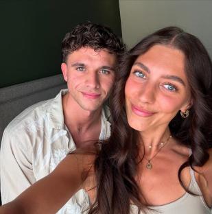 Joe Warren Plant and his girlfriend in a selfie.