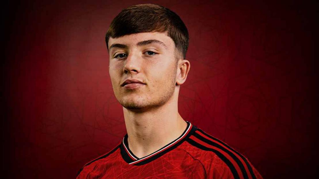Man Utd announce deal for Gore